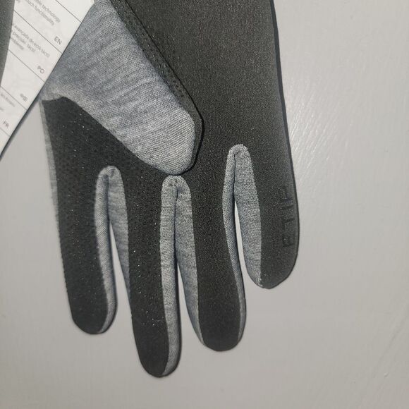 Last Pair!!! The North Face Gray Etip📲  touchscreen Glove🧤 Size small - Picture 10 of 16